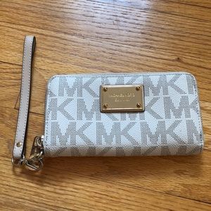 Michael Kors wristlet wallet